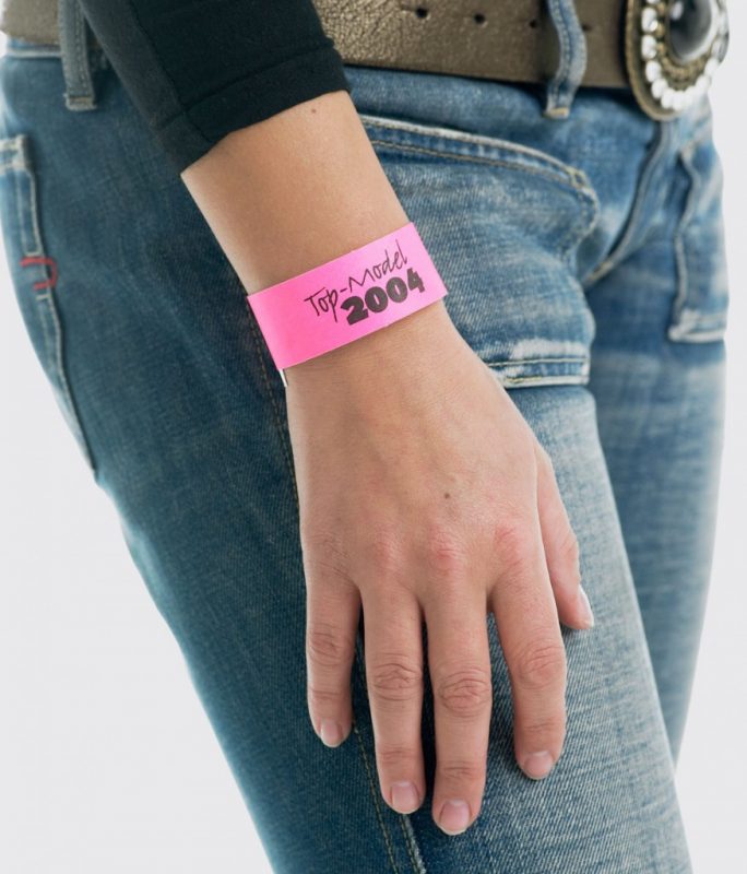 tiket gelang kertas pakai tangan